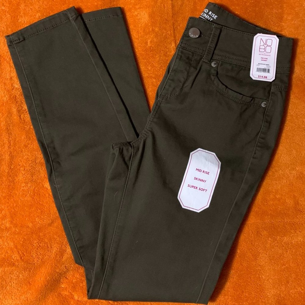 NWT NO BOUNDARIES BLACK SKINNY JEANS
